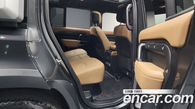Land Rover Defender 2025 — photo 12