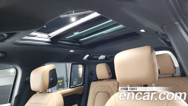 Land Rover Defender 2025 — photo 18