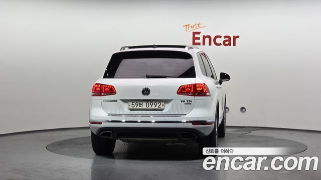 Volkswagen Touareg 2016 — photo 4