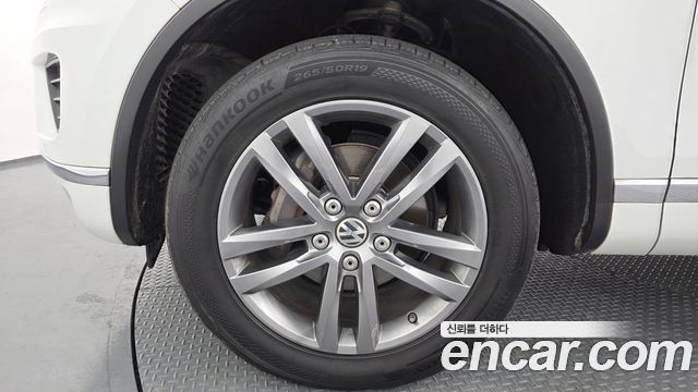 Volkswagen Touareg 2016 — photo 5