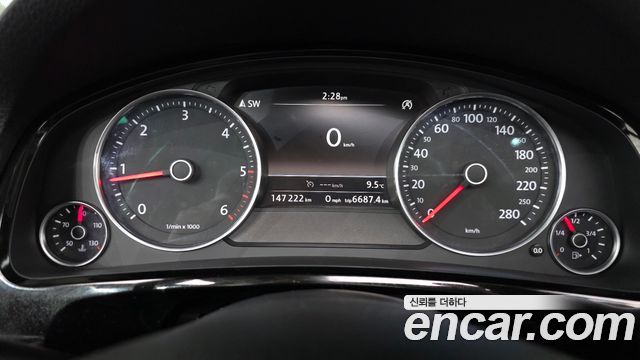 Volkswagen Touareg 2016 — photo 8