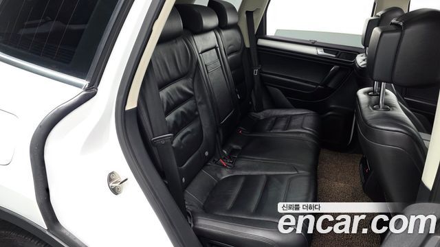 Volkswagen Touareg 2016 — photo 12