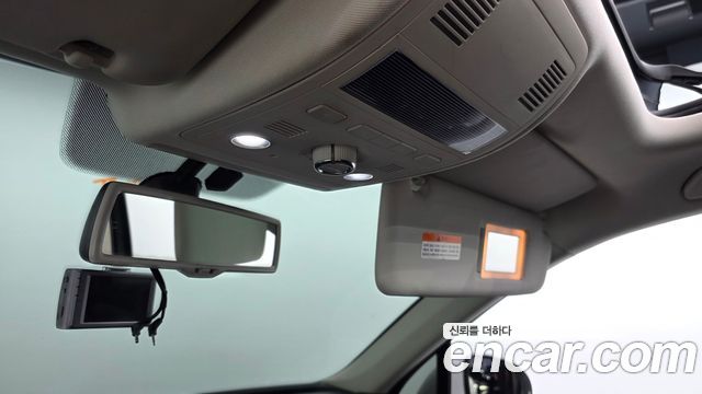 Volkswagen Touareg 2016 — photo 19