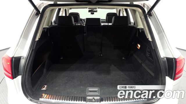 Volkswagen Touareg 2016 — photo 20