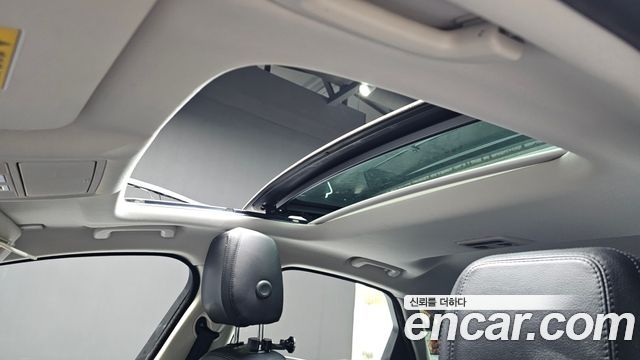Jaguar XF 2018 — photo 19