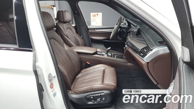 BMW X5 2017 — photo 11