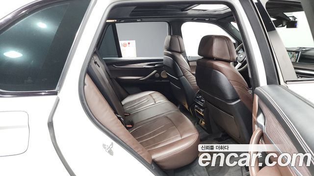 BMW X5 2017 — photo 12