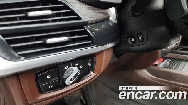 BMW X5 2017 — photo 16