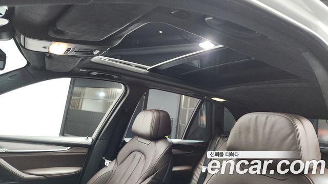 BMW X5 2017 — photo 18