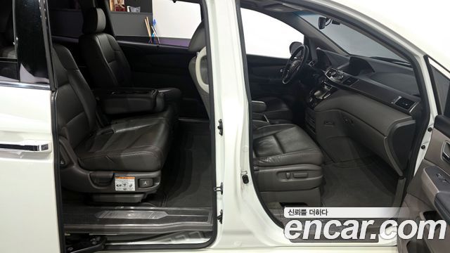 Honda Odyssey 2016 — photo 11