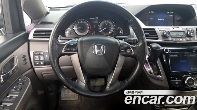 Honda Odyssey 2016 — photo 13