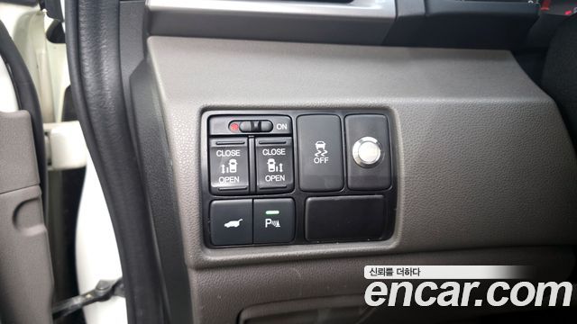 Honda Odyssey 2016 — photo 16