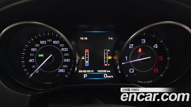Jaguar XE 2016 — photo 8