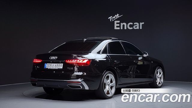 Audi A4 2022 — photo 2