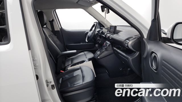 Hyundai Casper 2023 — photo 11