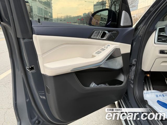 BMW X7 2022 — photo 9