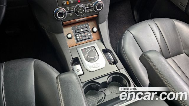 Land Rover Discovery 2016 — photo 9