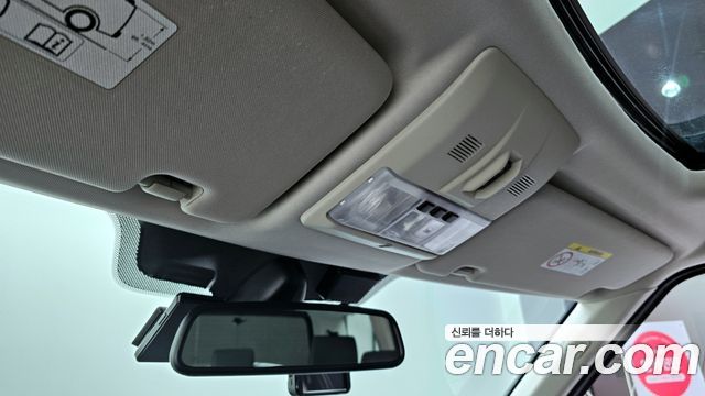 Land Rover Discovery 2016 — photo 17
