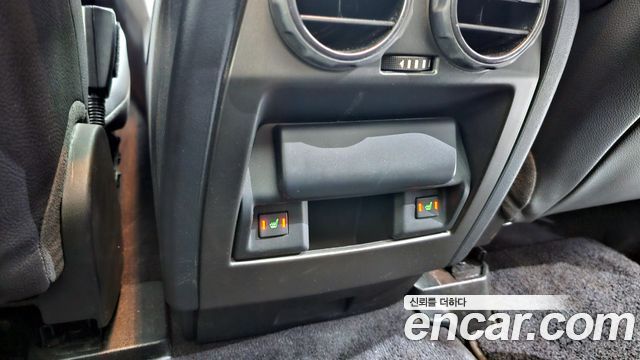 Land Rover Discovery 2016 — photo 18