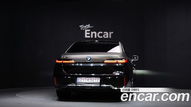 BMW 7-Series 2024 — photo 4