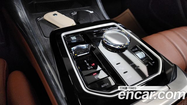 BMW 7-Series 2024 — photo 9