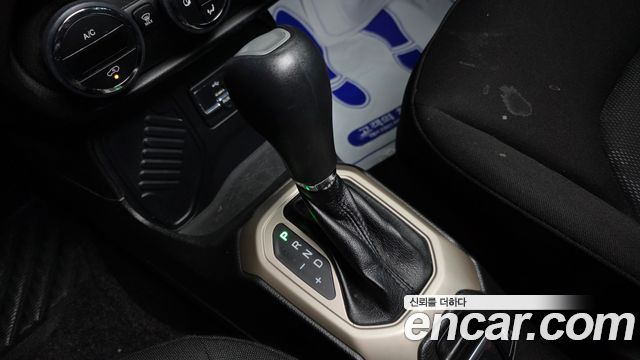 Jeep Renegade 2016 — photo 9