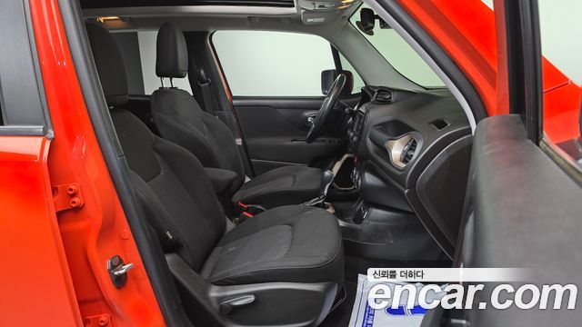 Jeep Renegade 2016 — photo 11