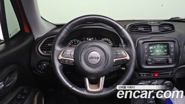 Jeep Renegade 2016 — photo 13