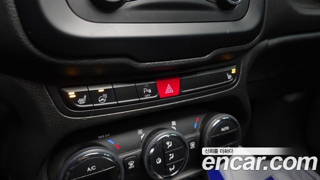 Jeep Renegade 2016 — photo 18