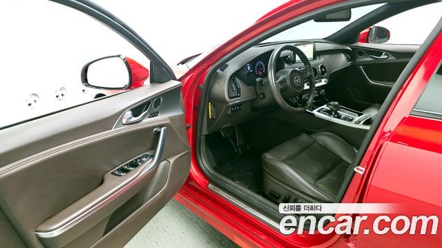Kia Stinger 2019 — photo 10