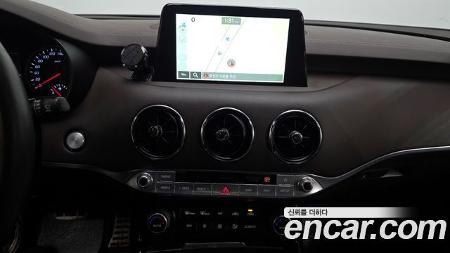 Kia Stinger 2019 — photo 14