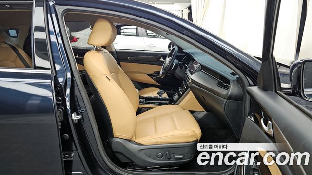 Kia K7 2021 — photo 11