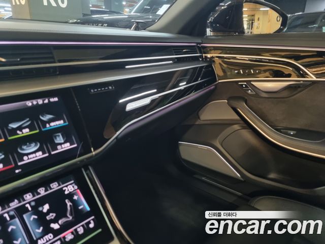 Audi A8 2020 — photo 10