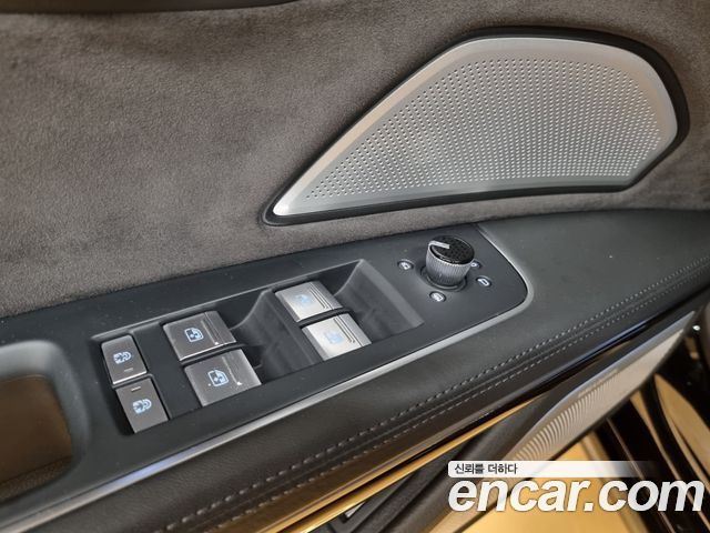 Audi A8 2020 — photo 14
