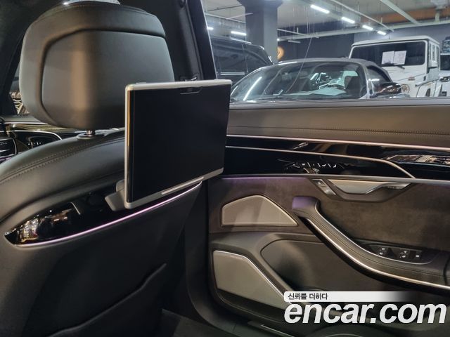 Audi A8 2020 — photo 18