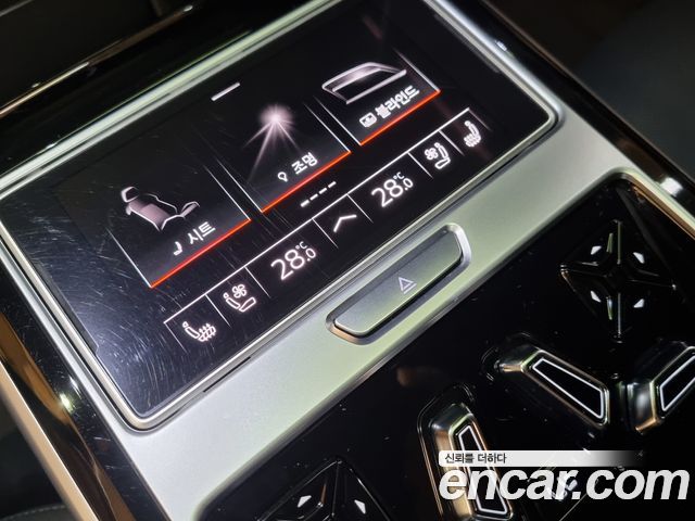Audi A8 2020 — photo 19