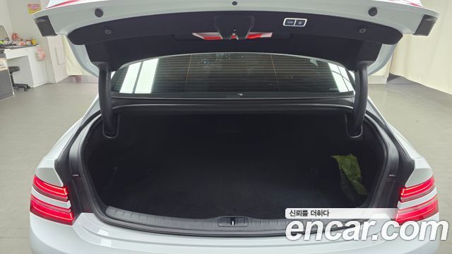 Genesis G80 2023 — photo 20