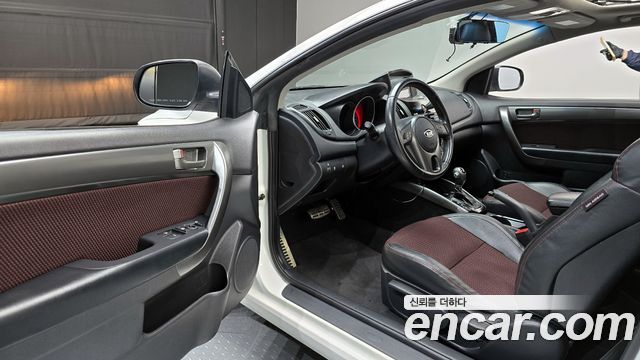 Kia Porte 2011 — photo 11