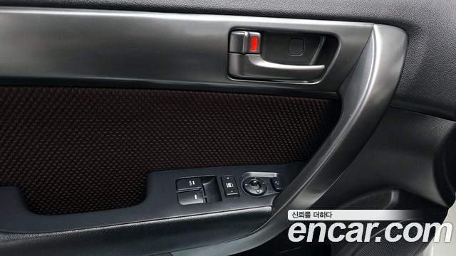 Kia Porte 2011 — photo 16