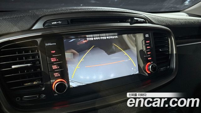 Kia Sorento 2016 — photo 17