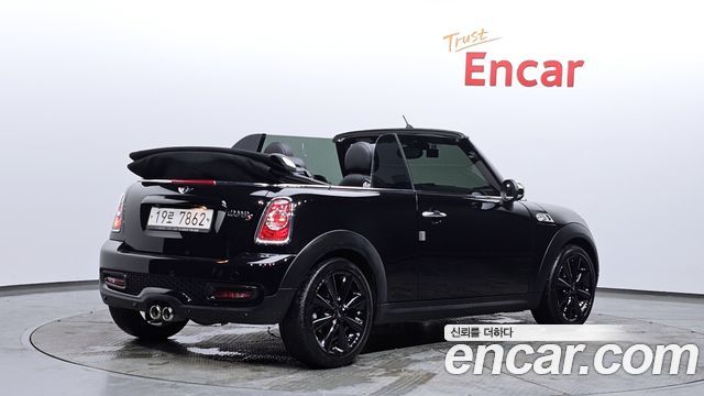 Mini Cooper Convertible 2015 — photo 2