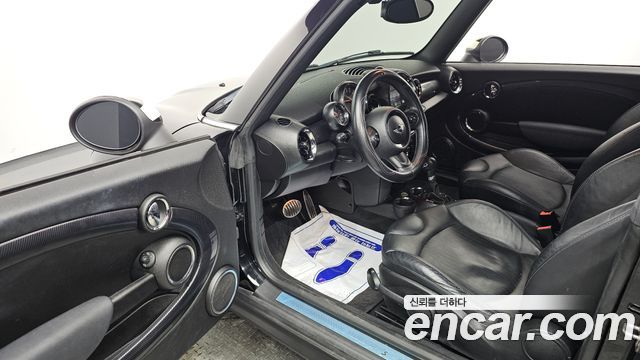 Mini Cooper Convertible 2015 — photo 10