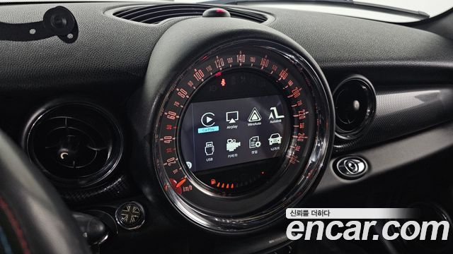 Mini Cooper Convertible 2015 — photo 16