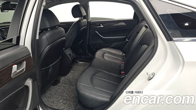 Hyundai Sonata 2019 — photo 12