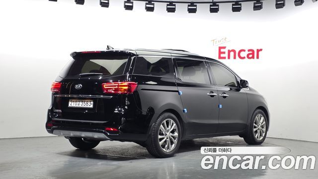 Kia Canival 2020 — photo 2