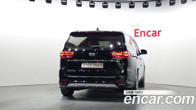 Kia Canival 2020 — photo 4