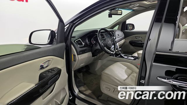Kia Canival 2020 — photo 10