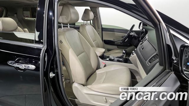 Kia Canival 2020 — photo 12