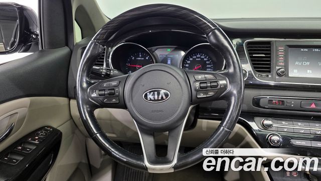 Kia Canival 2020 — photo 13
