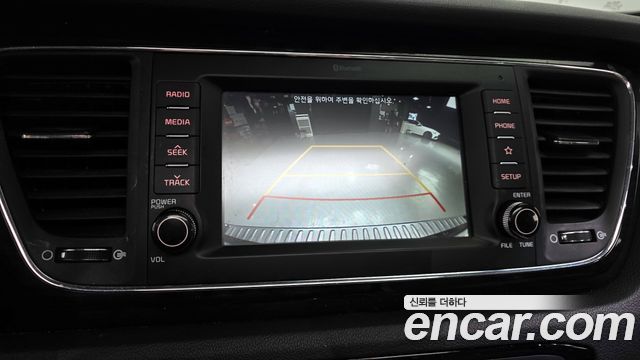 Kia Canival 2020 — photo 17